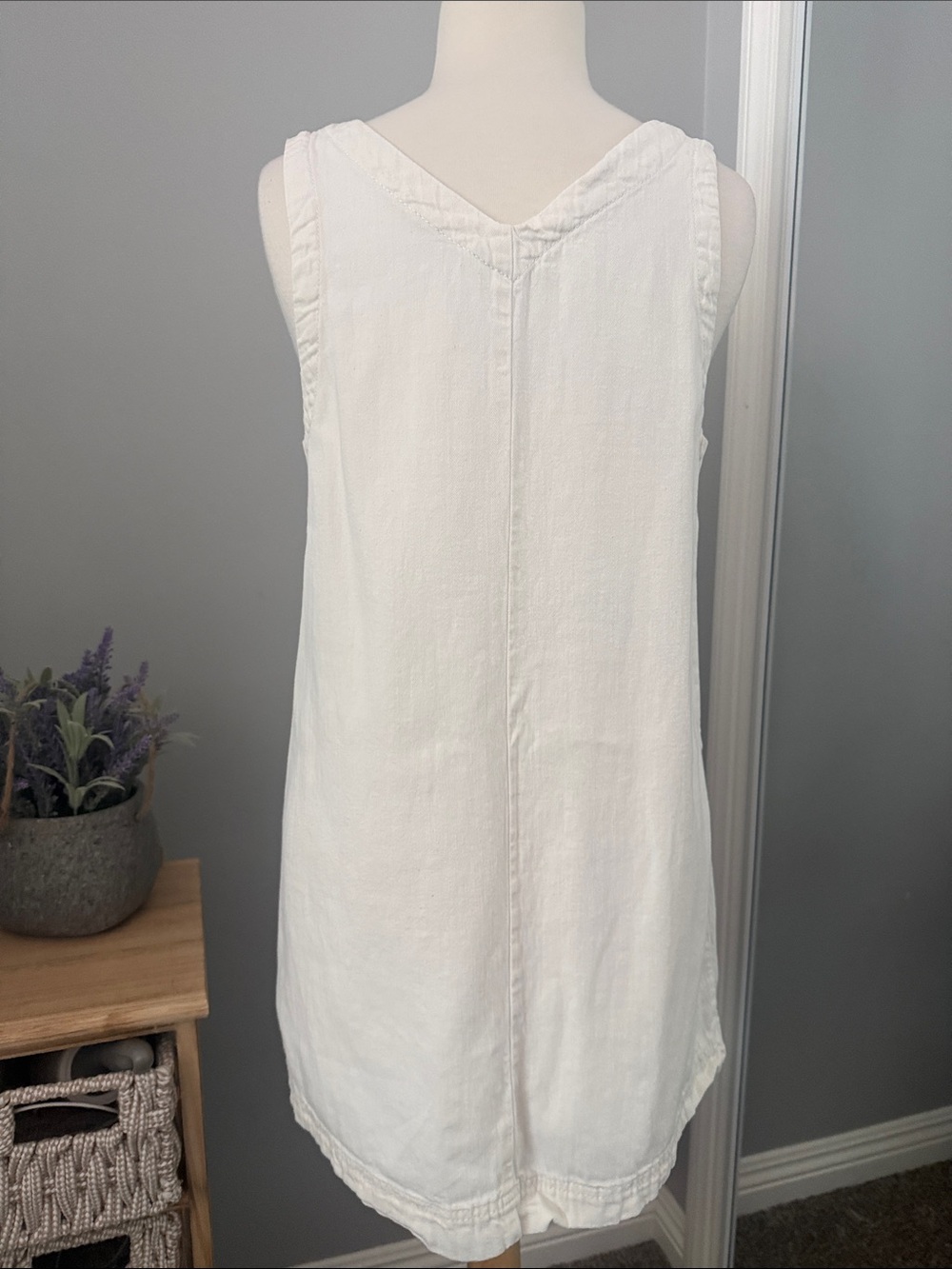 Old Navy Cream Button-Front Sleeveless Dress - Picture 4 of 6